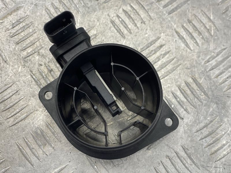 Датчик масового потоку повітря (MAF) 04L906461B Audi A4