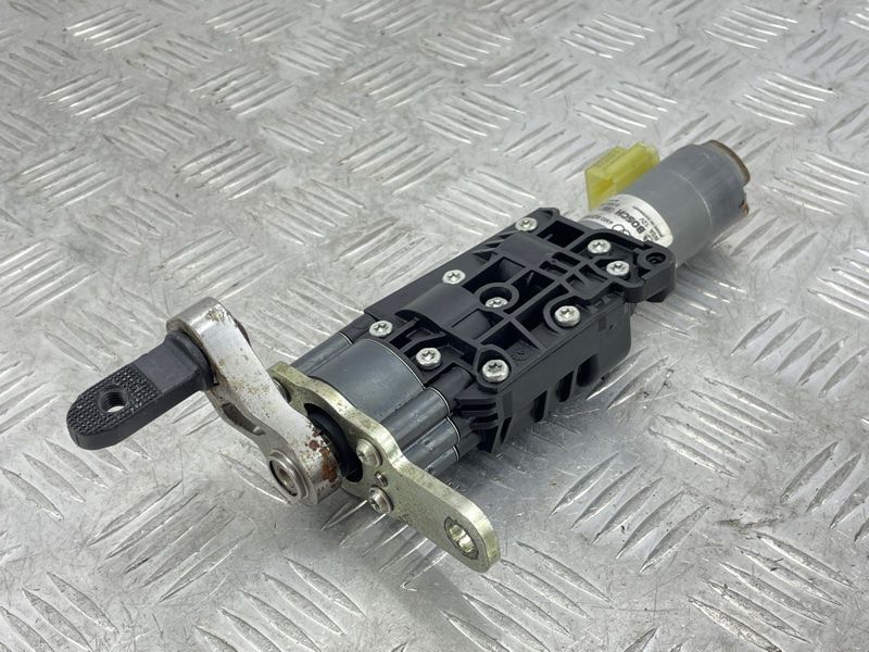 Привідний блок кришки багажника 4M0827851A Audi Q7