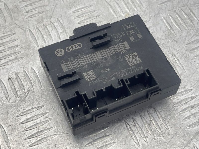 Блок керування дверей 4G8959795J Audi A6