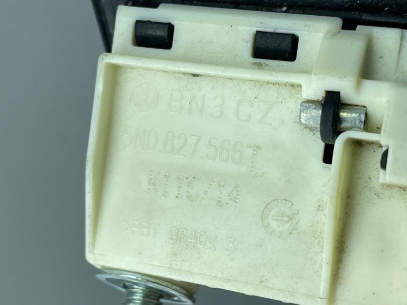 Ручка кришки багажника 5N0827566T Volkswagen Tiguan