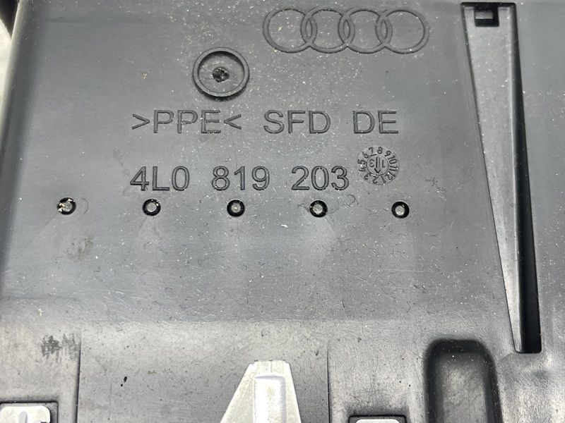 Дефлектор повітропроводу 4L0819203K3Q7 Audi Q7