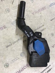 Бачок омивача скла 8T1955463B Audi A4