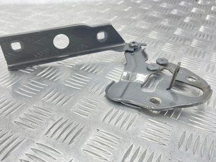 Петля капота 4M0823302 Audi Q7