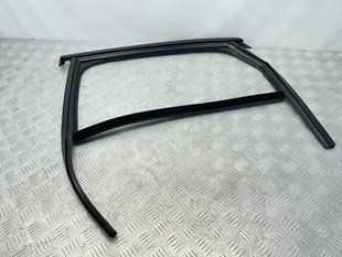 Направляющая стекла двери 4K5839431B Audi A6