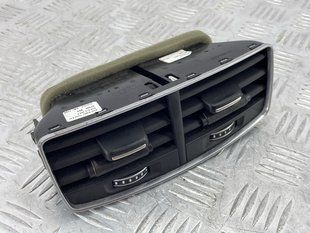 Дефлектор воздуховода Audi A8