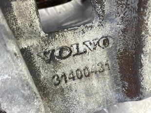 Суппорт тормозной 31400431 Volvo XC90