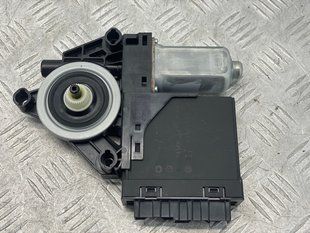 Блок управления двери 31674755 Volvo XC60
