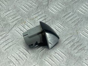 Колпачок ручки двери c хромированой накладкой 4H0837879B Audi A6