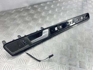 Ручка дверей внутрішня 7P6867420 Volkswagen Touareg