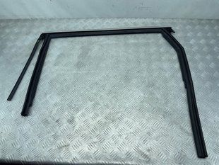 Направляющая стекла двери 4M0839431 Audi Q7