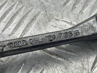 Кронштейн 06L129723B Audi A6