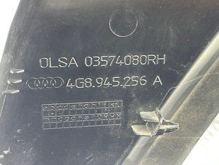 Накладка заднього ліхтаря 4G8945256A Audi A7
