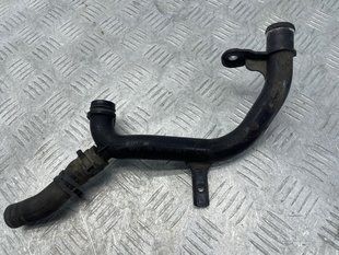 Патрубок системы охлаждения 06121065F Volkswagen Tiguan
