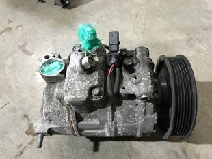 Компресор кондиціонера 4E0260805AR Audi Q7