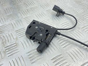 Замок капота 4H0823509D Audi A8