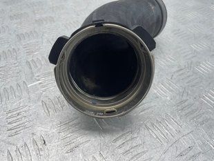 Патрубок интеркулера 31657738 Volvo XC60
