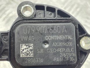 Датчик уровня масла двигателя 079907660A Audi Q7