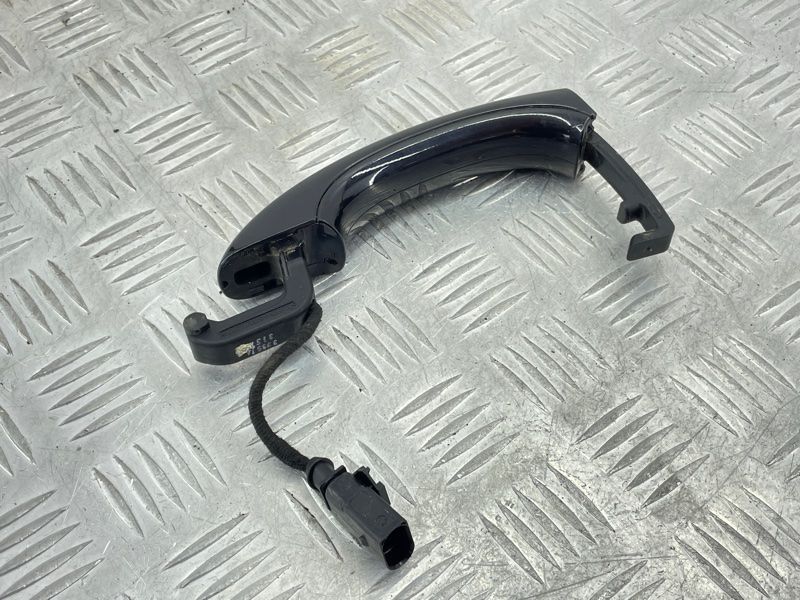 Ручка дверей (keyless) зовнішня 4L0837205B Audi Q7
