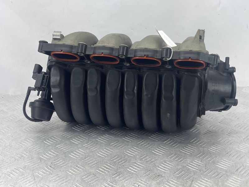 Колектор впускний 079133185CJ Audi A8