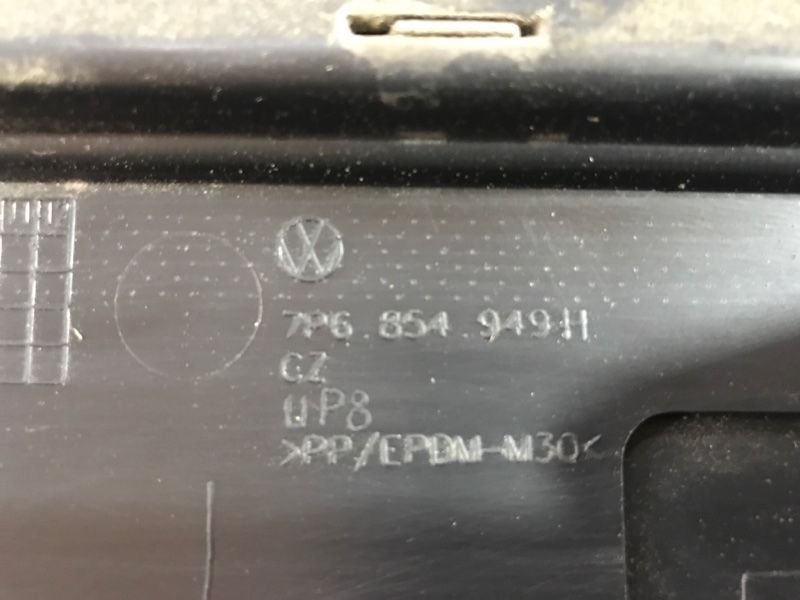 Накладка дверей 7P6854949H Volkswagen Touareg