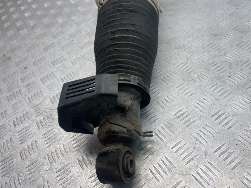 Стійка амортизатора пневмо 7L6616020 Volkswagen Touareg