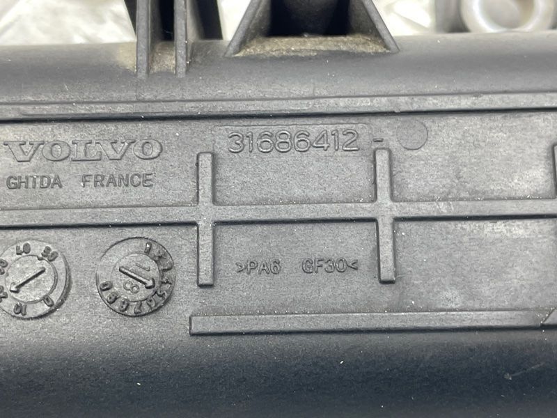Напірна труба інтеркулера 31686412 Volvo XC90