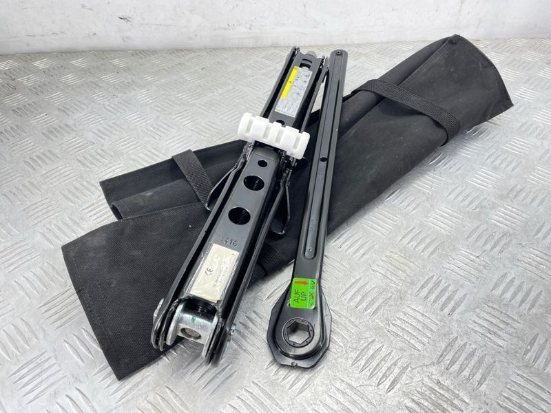 Домкрат (комплект) 4M0011031D Audi Q7