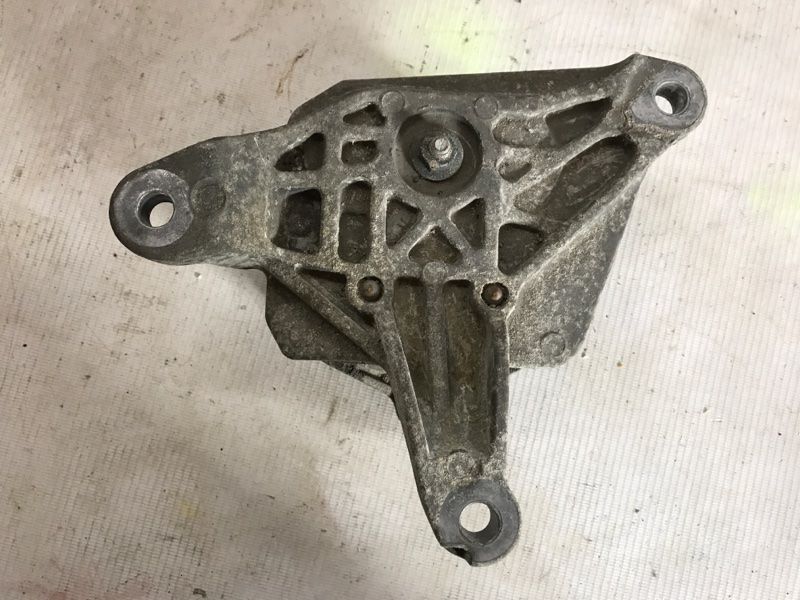Опора / Подушка КП 8K0399151DB Audi A4