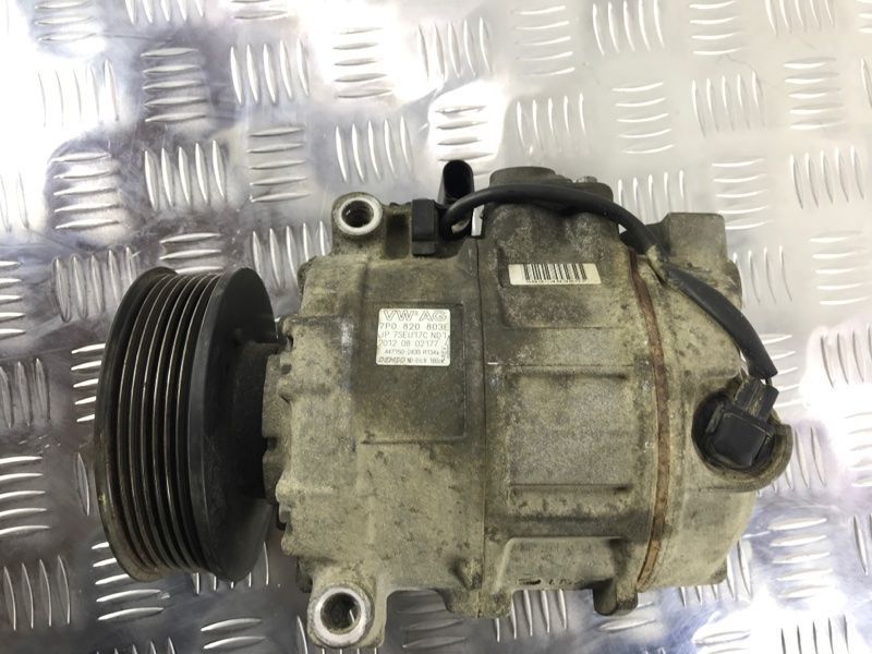 Компресор кондиціонера 7P0820803E Audi Touareg Audi Q7
