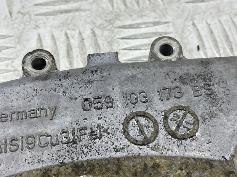 Крышка блока цилиндров 059103173BS Volkswagen Touareg