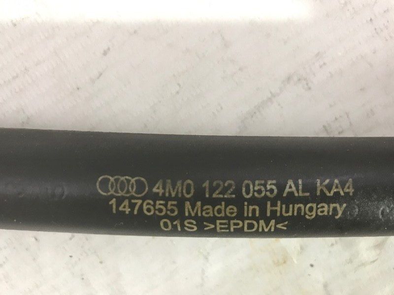 Шланг системы охлаждения 4M0122055AL Audi Q7