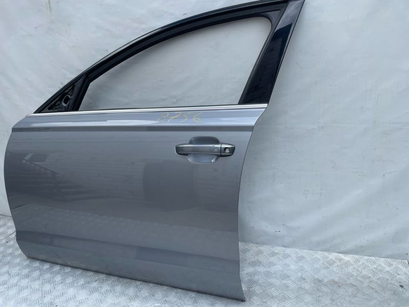 Двері 4G0831051 Audi A6