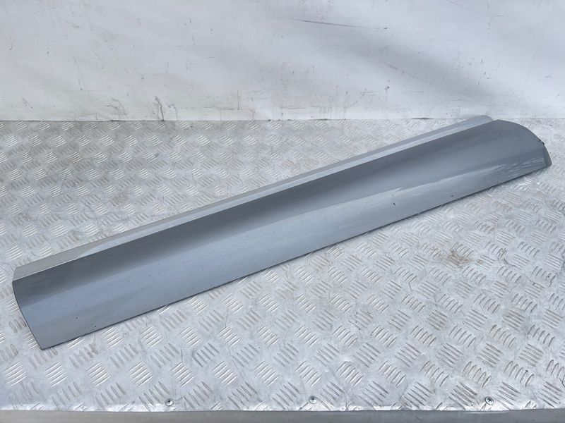 Накладка двери 7P6854939M Volkswagen Touareg