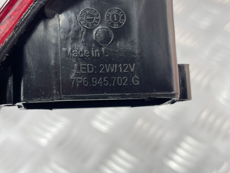 Фонарь противотуманный 7P6945702G Volkswagen Touareg