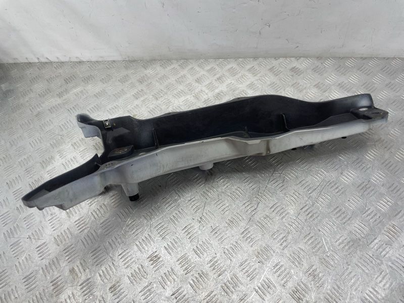 Кронштейн крила 31391777 Volvo XC90