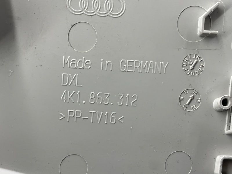 Обшивка салону 4K18633121LX Audi A6