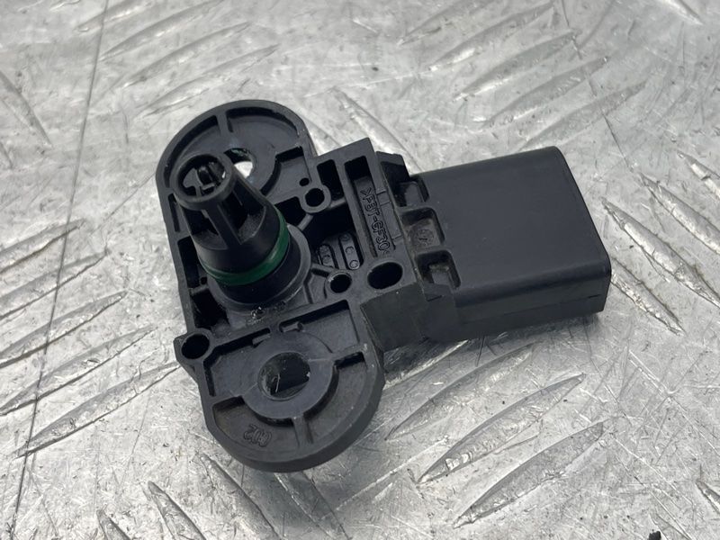 Датчик абсолютного тиску (MAP) 03C906051F Audi Q7 Audi A4, Audi A5, Audi A6, Audi A7, Audi A8, Audi Q5, Audi Q7, Audi RS5, Audi S4, Audi S5, Audi SQ5, Volkswagen Beetle, Volkswagen Golf, Volkswagen Jetta, Volkswagen Passat, Volkswagen Rabbit, Volkswagen Touareg