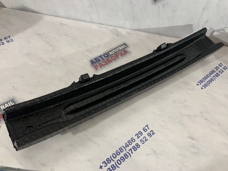 Aбсорбер заднього бампера 561807251 Volkswagen Passat