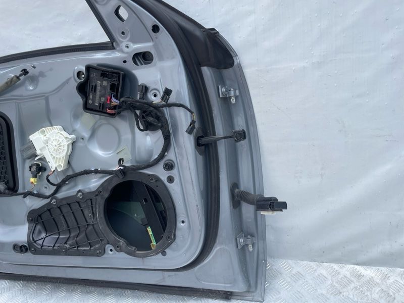 Двері 4G0831051 Audi A6