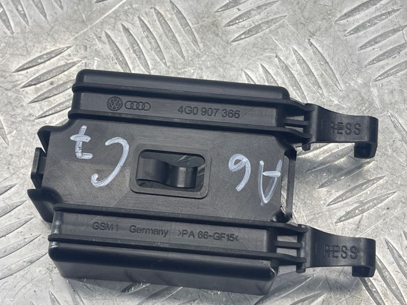 Кронштейн блоку керування 4G0907366 Audi A6