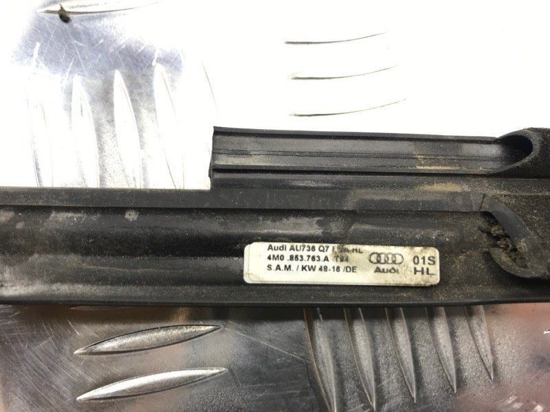 Молдинг / ущільнювач пазу скла 4M0853763CT94 Audi Q7