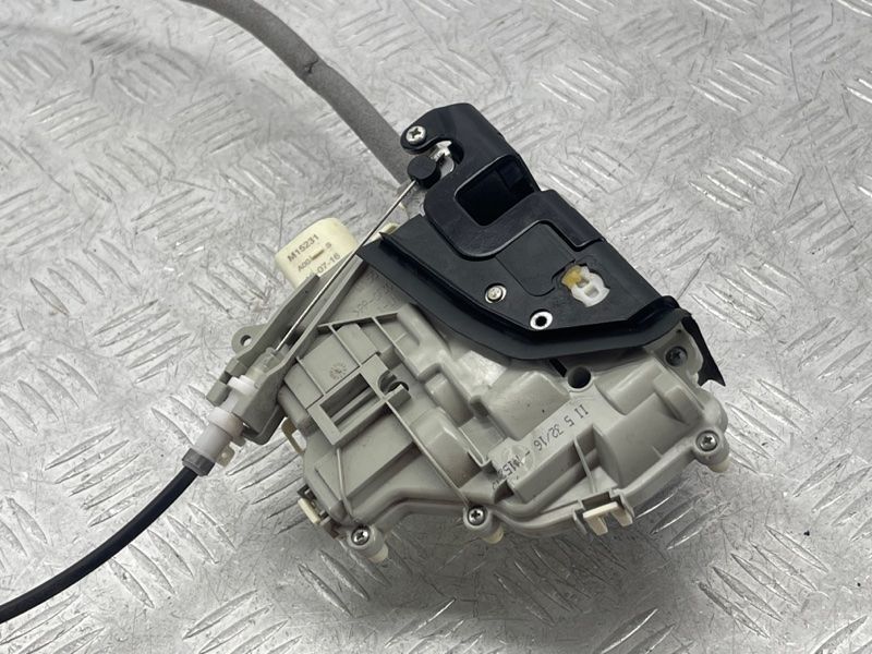 Замок двери 4G0839015E Audi Q7