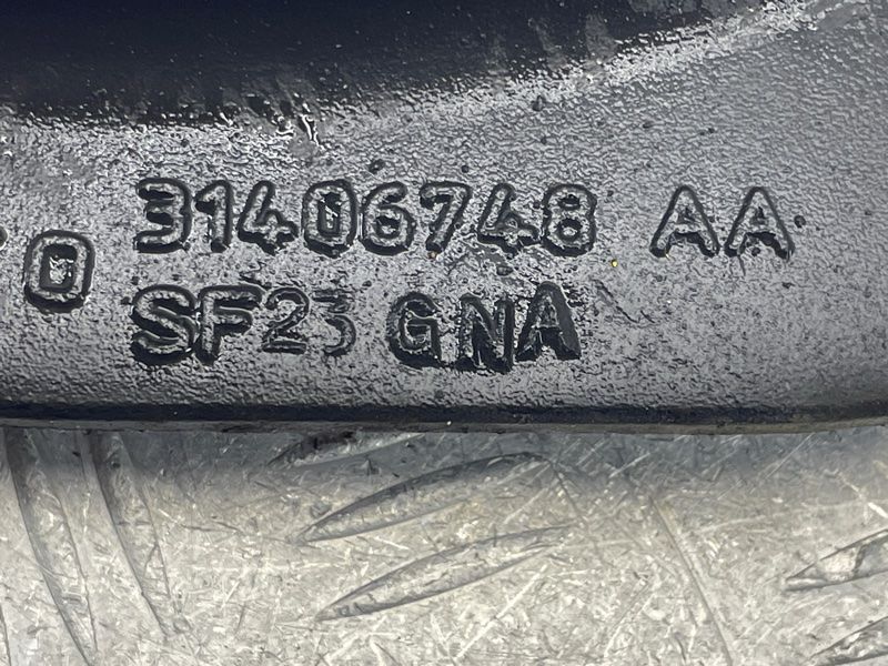 Важіль задньої підвіски поперечний верхній 31406748 Volvo XC60