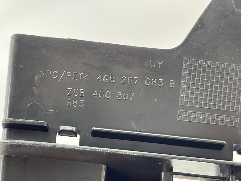 Решітка переднього бампера нижня 4G0807683BT94 Audi A6