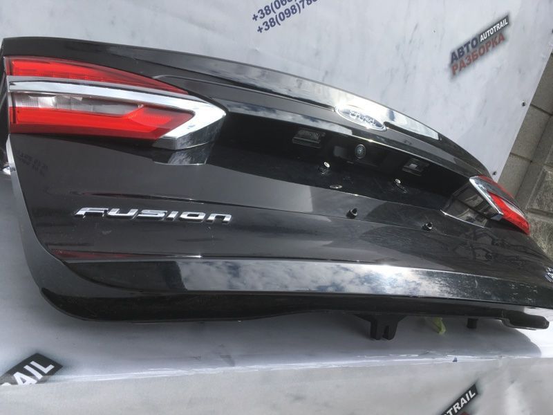 Накладка кришки багажника Ford Fusion