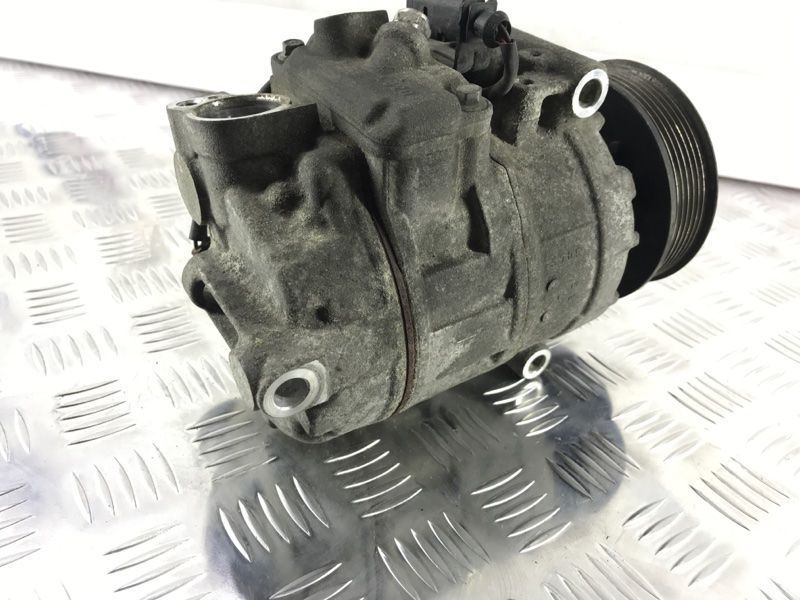 Компресор кондиціонера 7P0820803E Audi Touareg Audi Q7