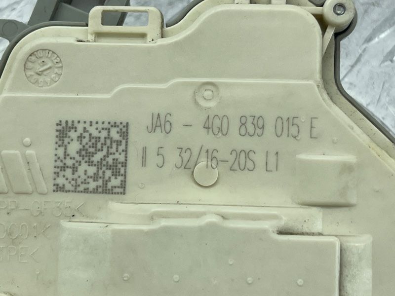 Замок двери 4G0839015E Audi Q7