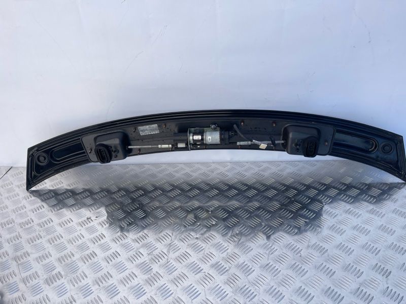 Спойлер с приводным блоком в сборе 4G8827948G Audi S7