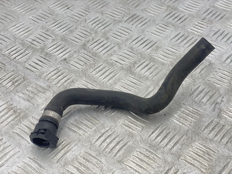 Шланг системи охолодження 7P0121101A Volkswagen Touareg