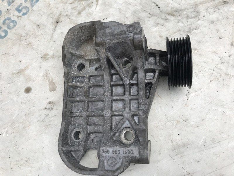 Кронштейн генератора 059903143Q Audi Q7